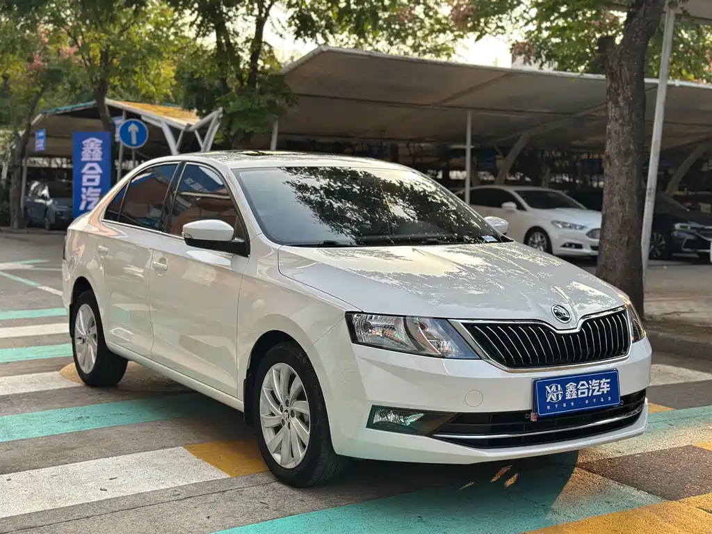 Skoda Rapid — фото 3