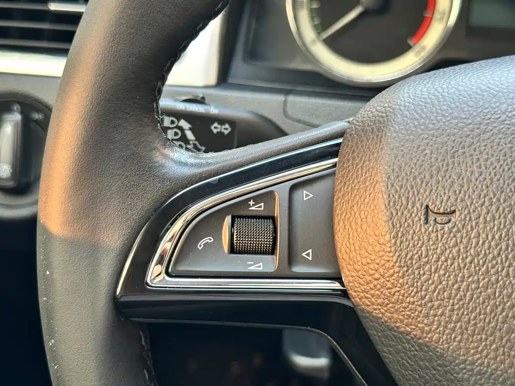 Skoda Rapid — фото 26