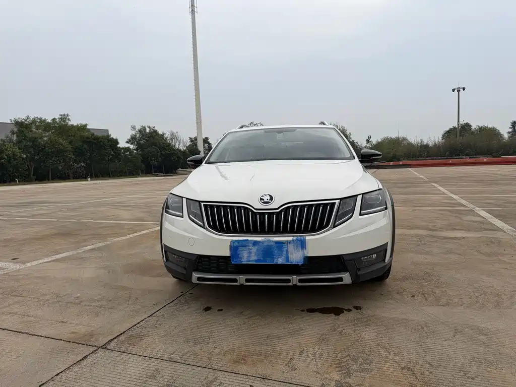 Skoda Octavia — фото 2