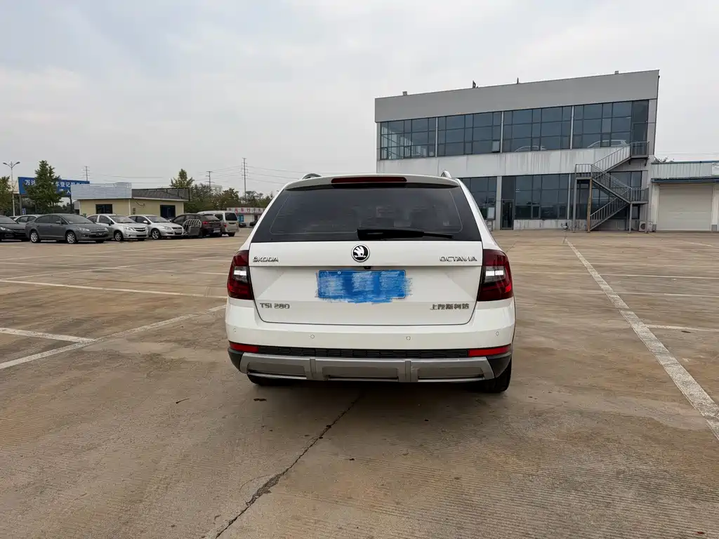 Skoda Octavia — фото 5