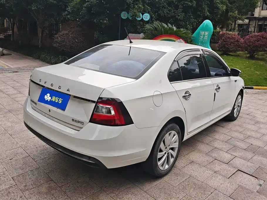 Skoda Rapid — фото 3