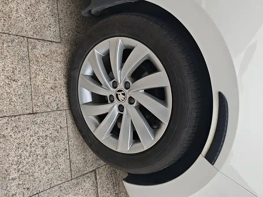 Skoda Rapid — фото 6