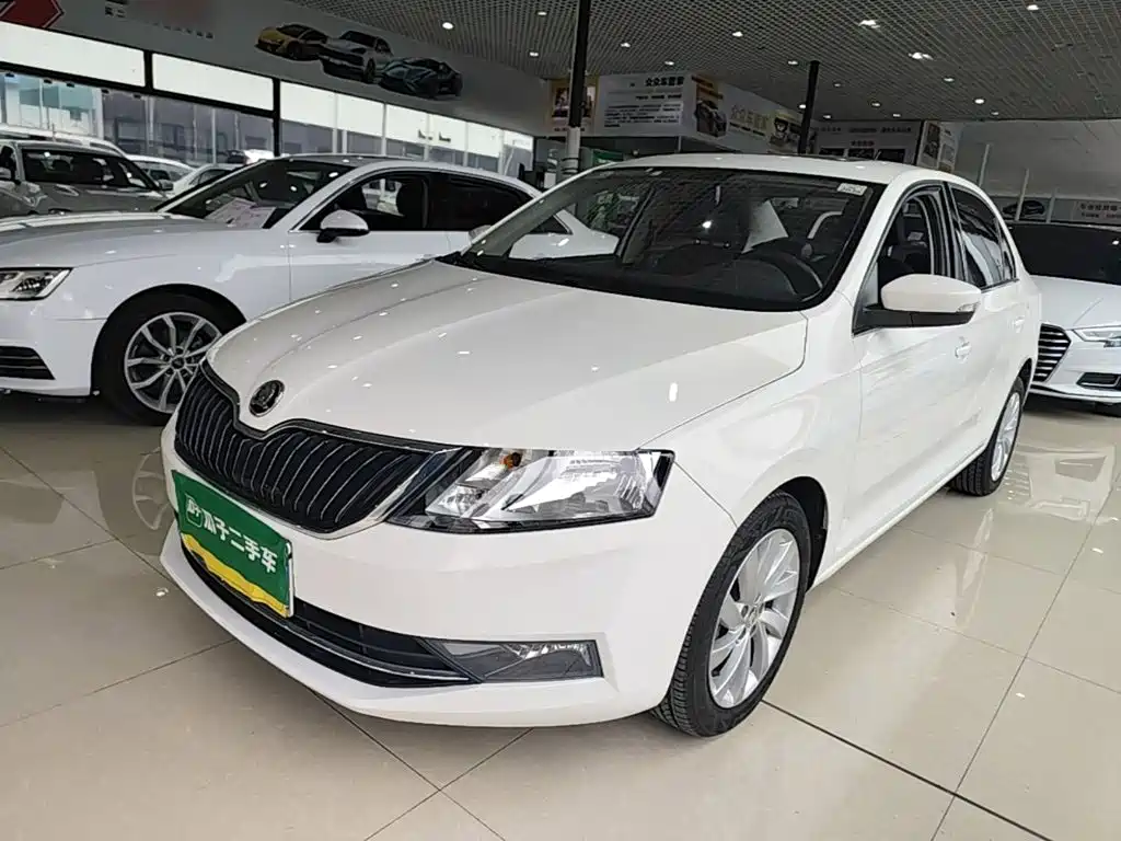 Skoda Rapid — фото 2