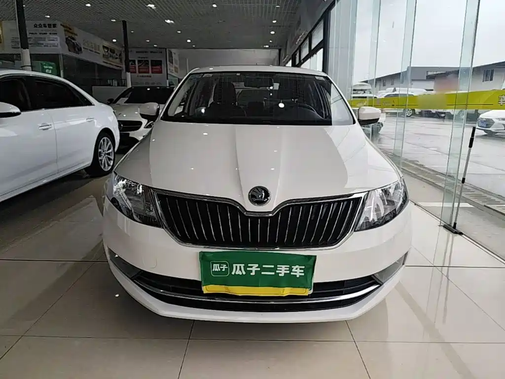Skoda Rapid — фото 3