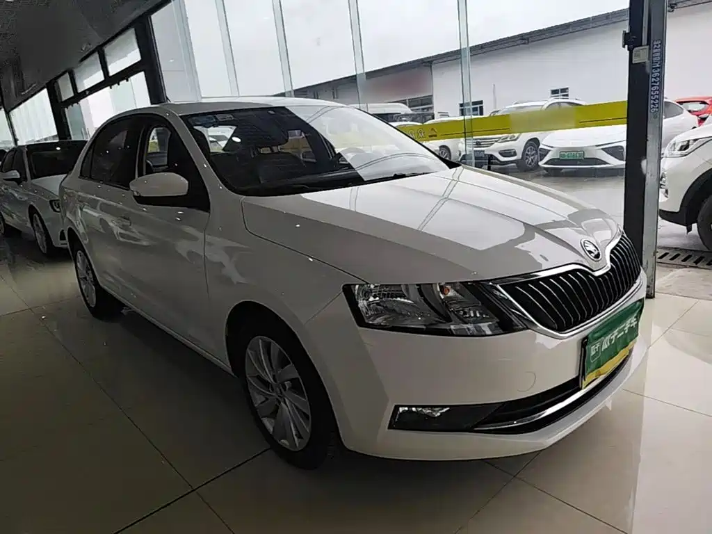 Skoda Rapid — фото 4