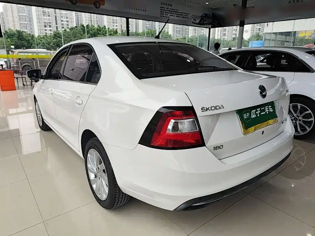 Skoda Rapid — фото 5