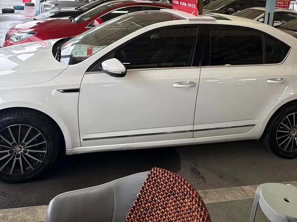 Skoda Octavia — фото 3