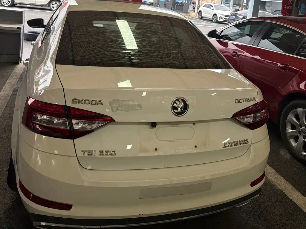 Skoda Octavia — фото 4