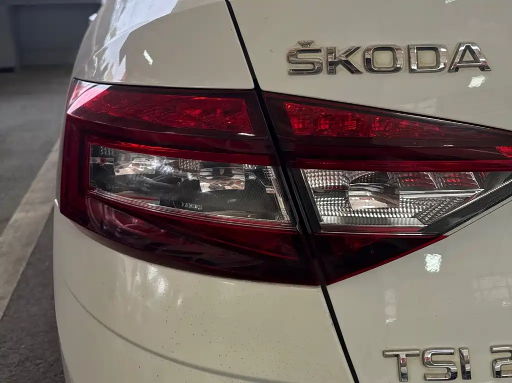 Skoda Octavia — фото 6