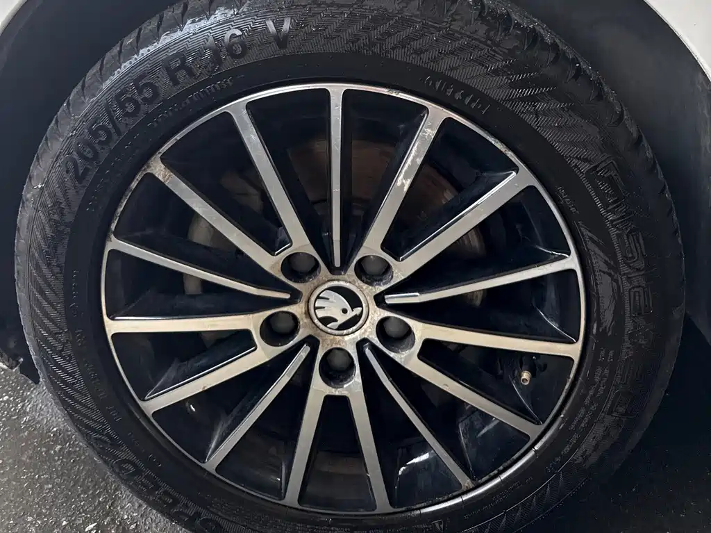 Skoda Octavia — фото 7