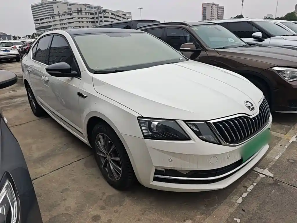 Skoda Octavia — фото 4