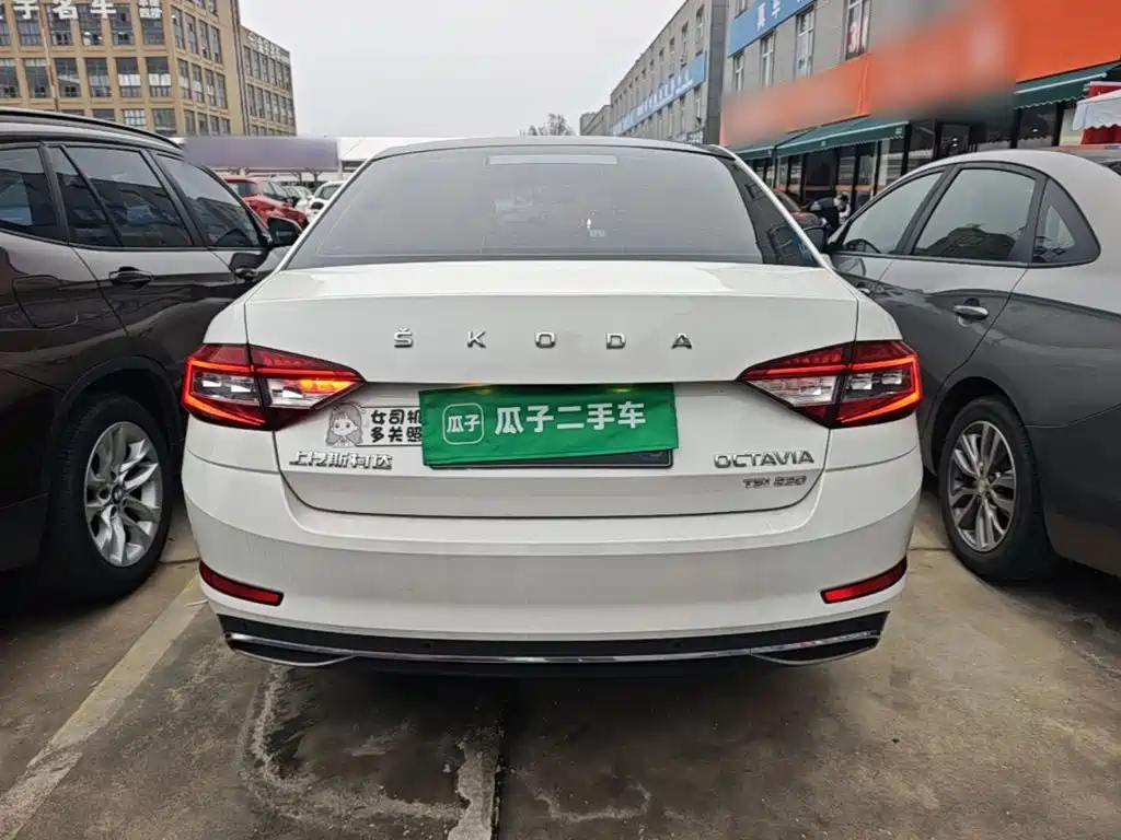 Skoda Octavia — фото 6