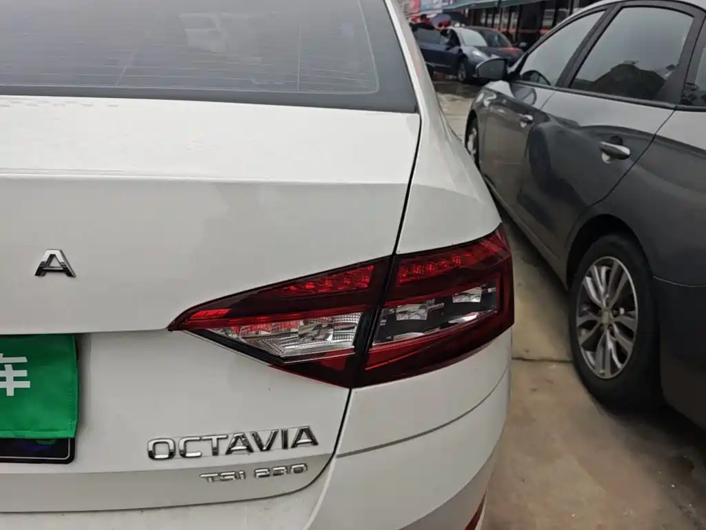 Skoda Octavia — фото 8