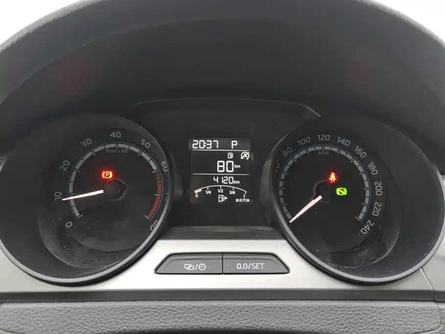 Skoda Rapid — фото 14