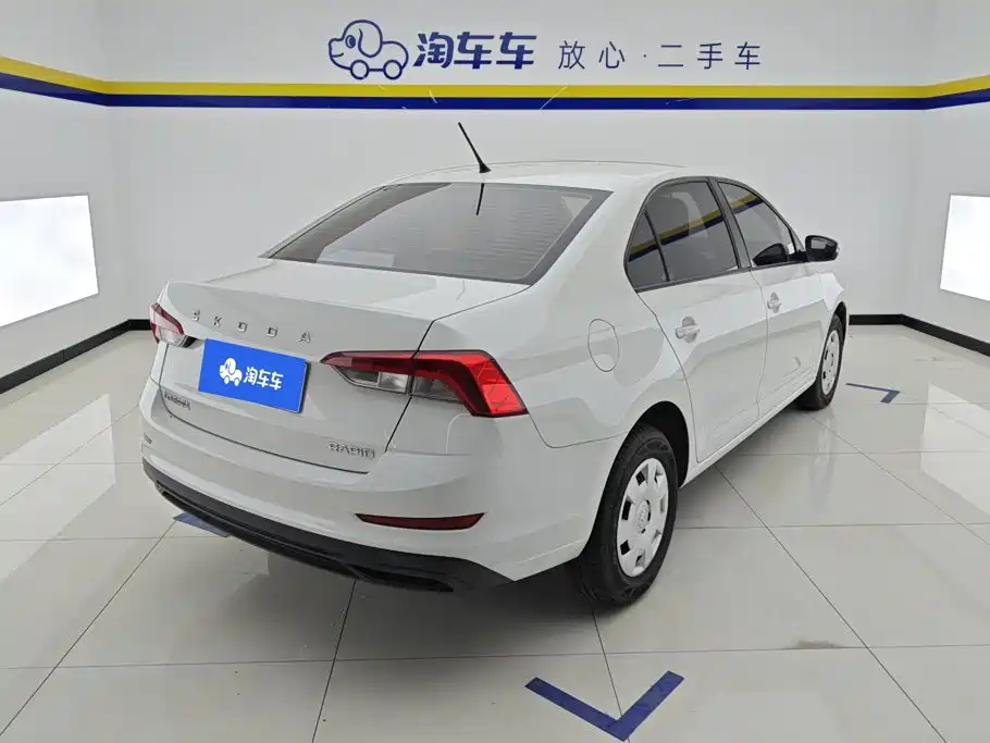 Skoda Rapid — фото 3