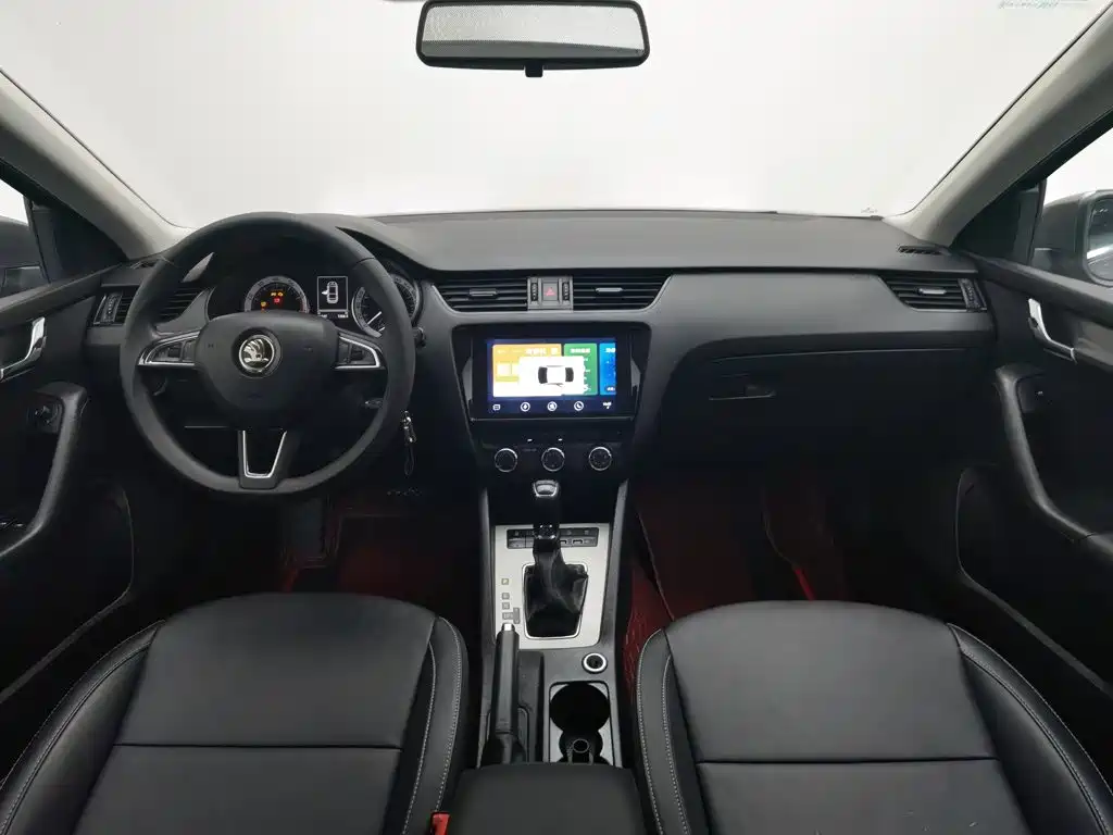 Skoda Octavia — фото 5