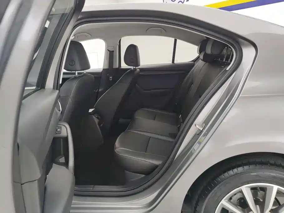 Skoda Octavia — фото 11
