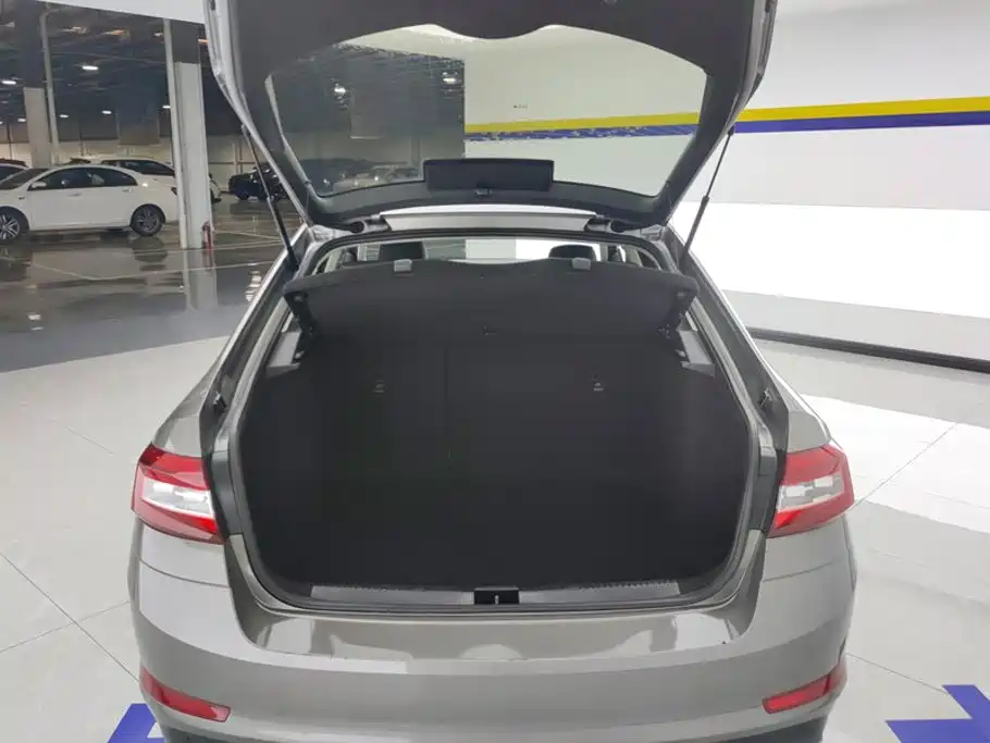Skoda Octavia — фото 4