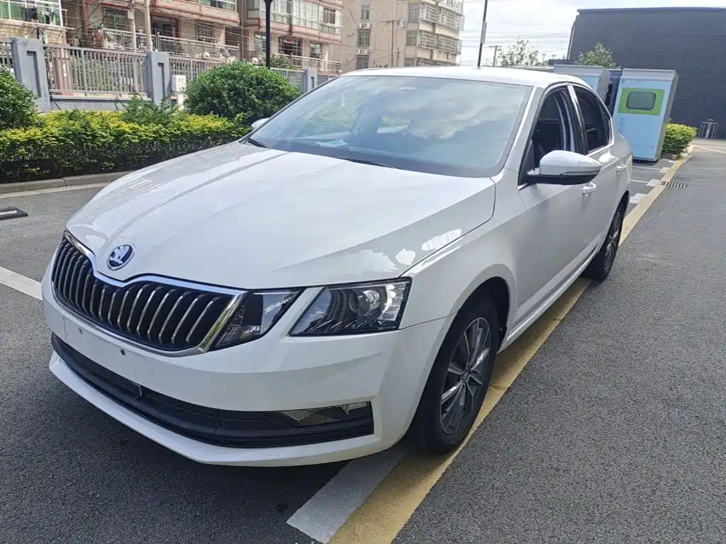 Skoda Octavia — фото 2