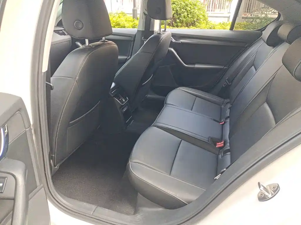 Skoda Octavia — фото 17