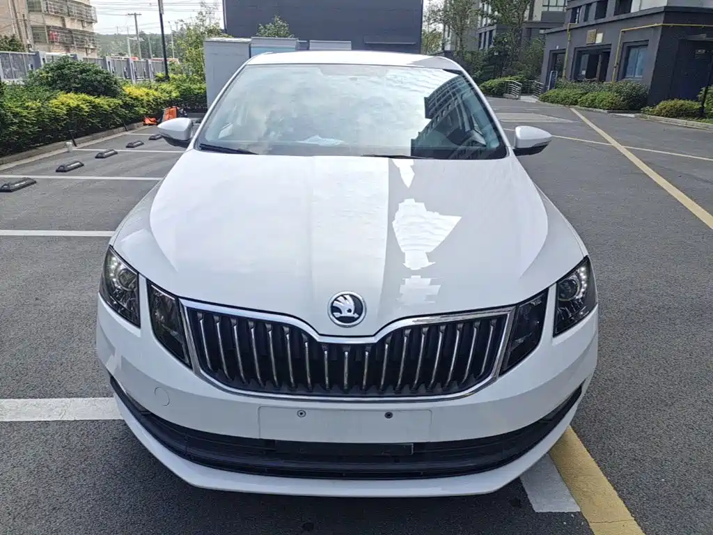 Skoda Octavia — фото 3