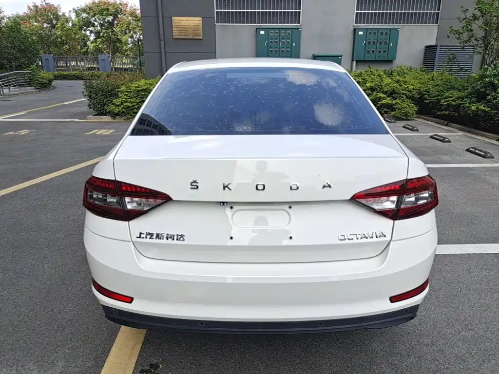 Skoda Octavia — фото 6