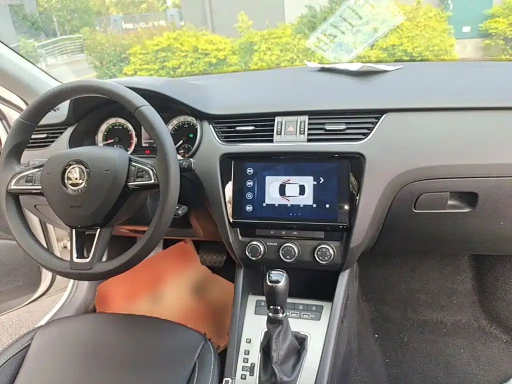 Skoda Octavia — фото 10