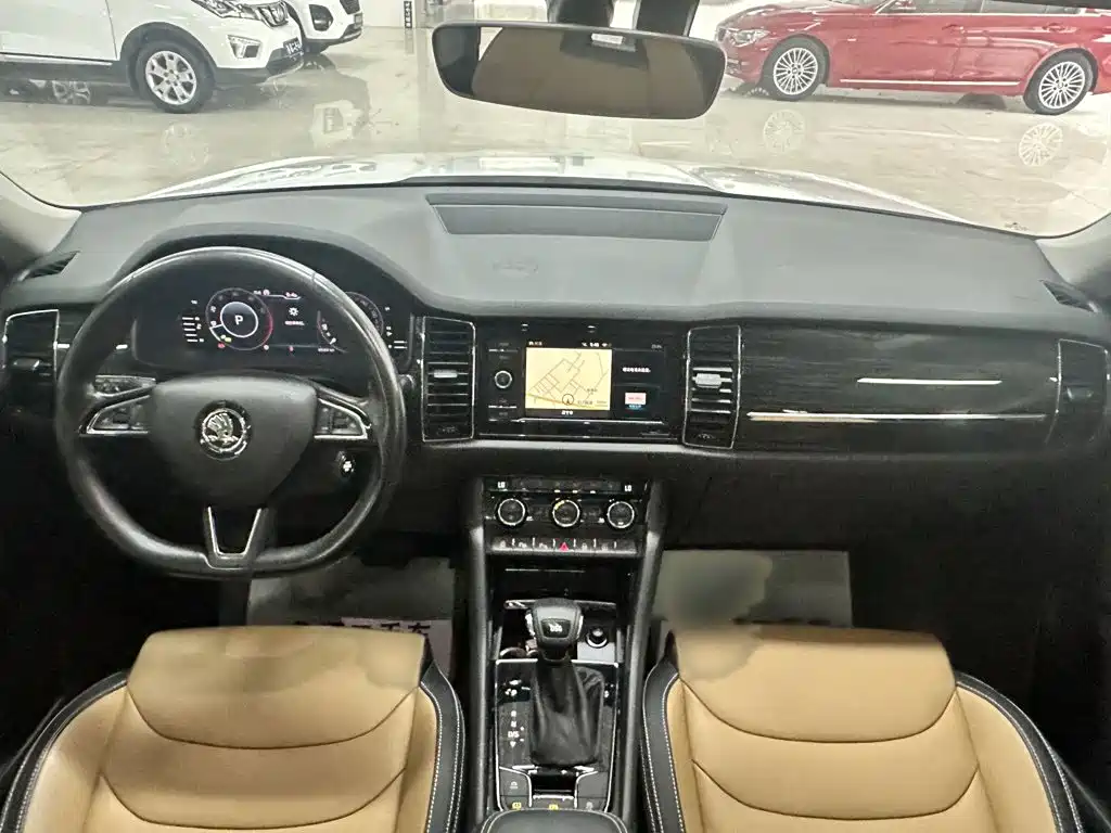Skoda Kodiaq GT — фото 13