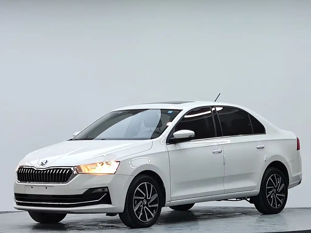 Skoda Rapid — фото 2