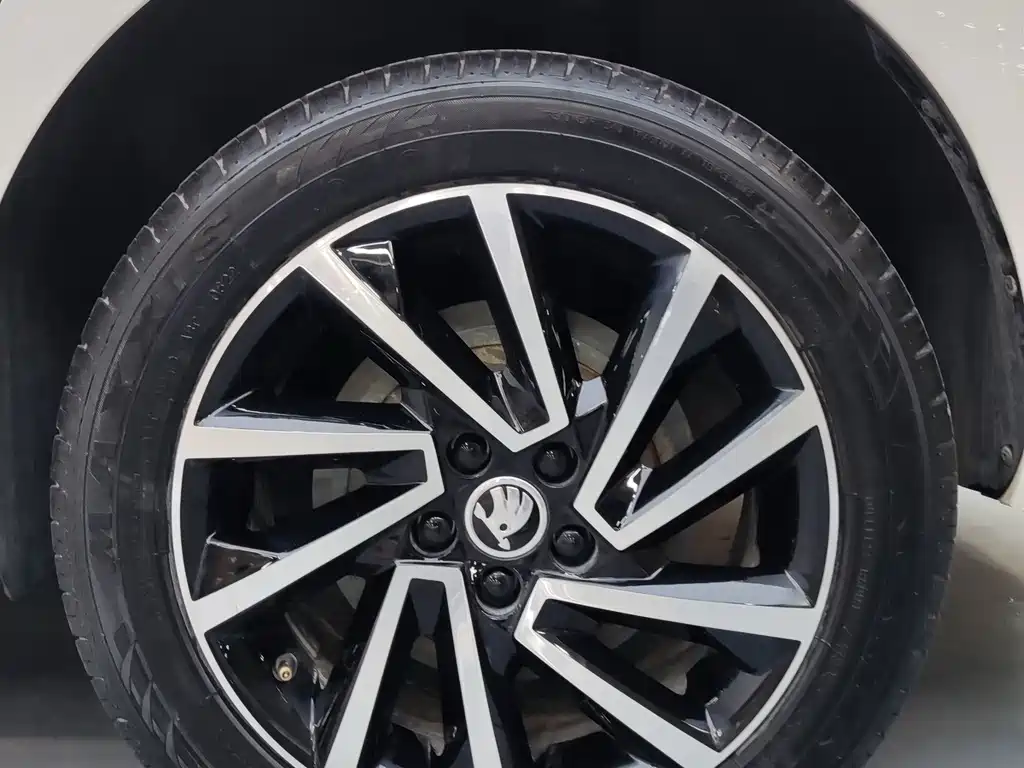Skoda Rapid — фото 14