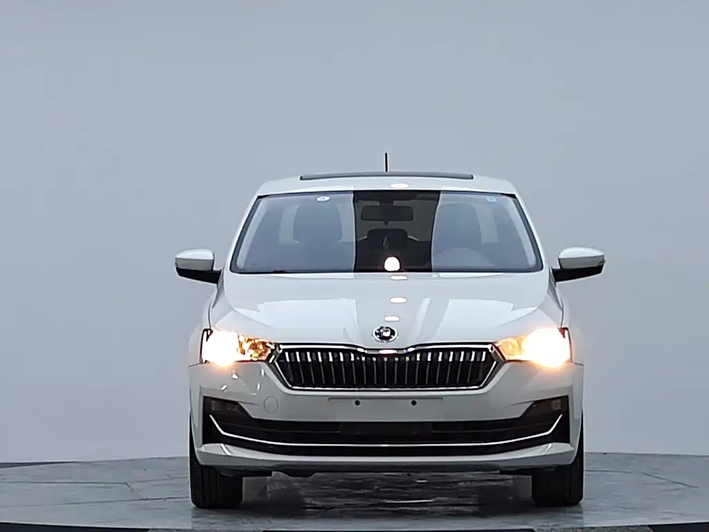 Skoda Rapid — фото 3