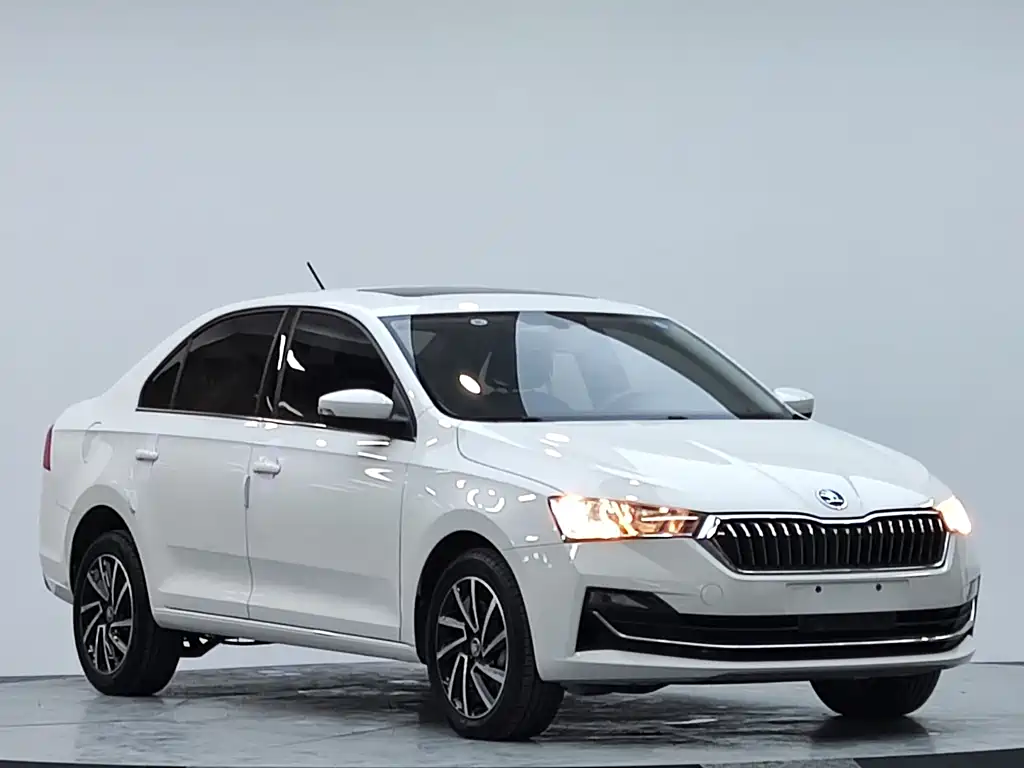 Skoda Rapid — фото 4