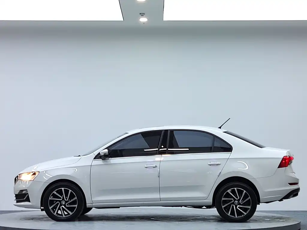 Skoda Rapid — фото 5