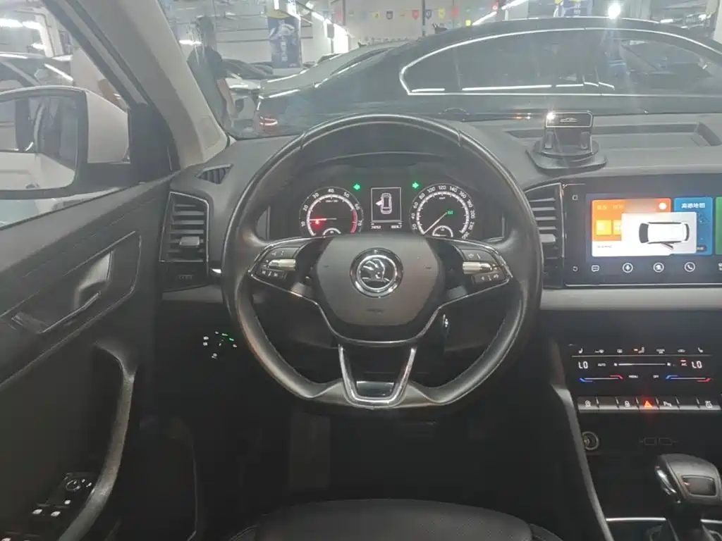 Skoda Karoq — фото 11