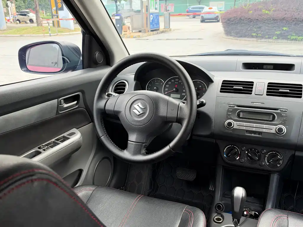 Suzuki Swift — фото 11