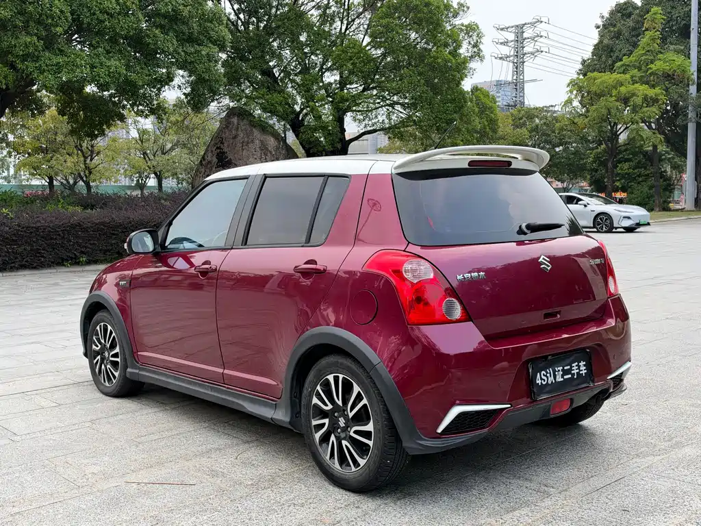 Suzuki Swift — фото 6