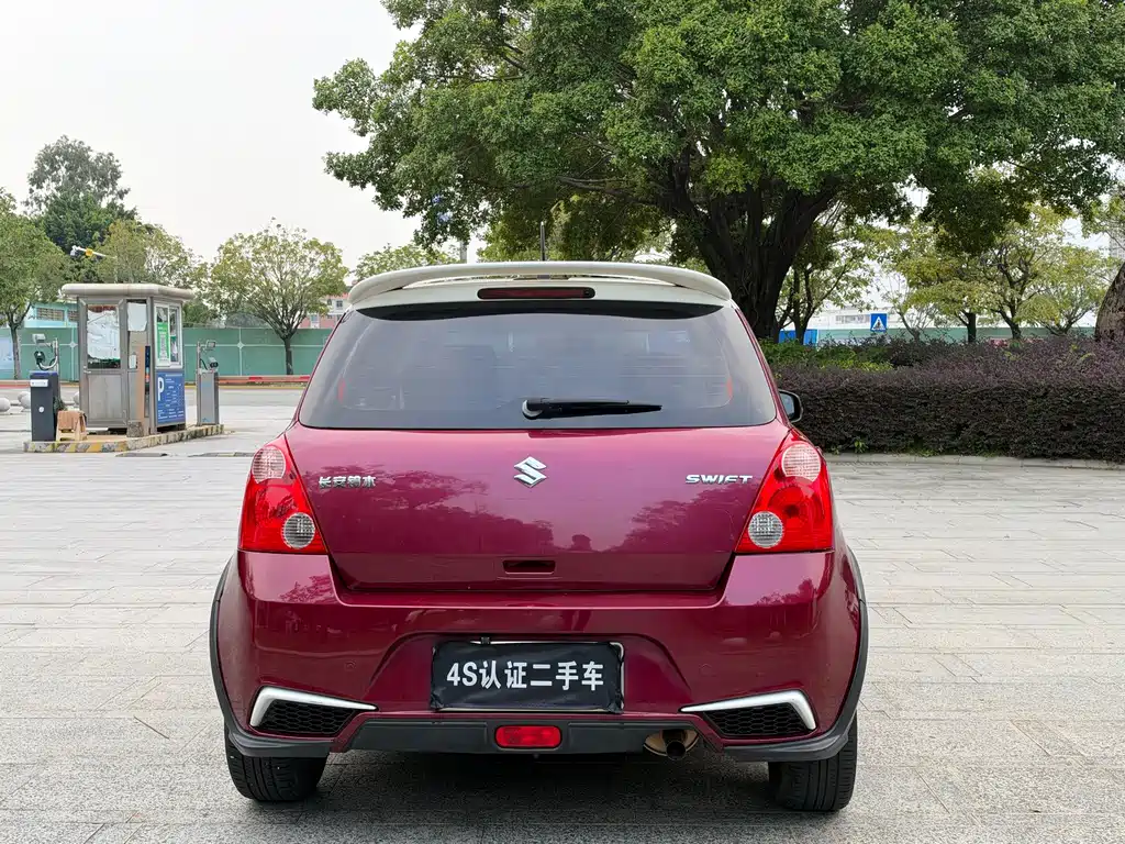 Suzuki Swift — фото 7