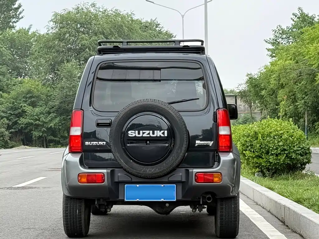 Suzuki Jimny — фото 4