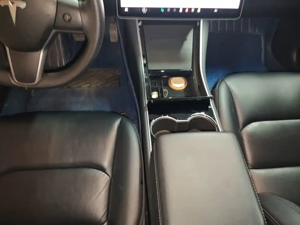Tesla Model 3 — фото 14
