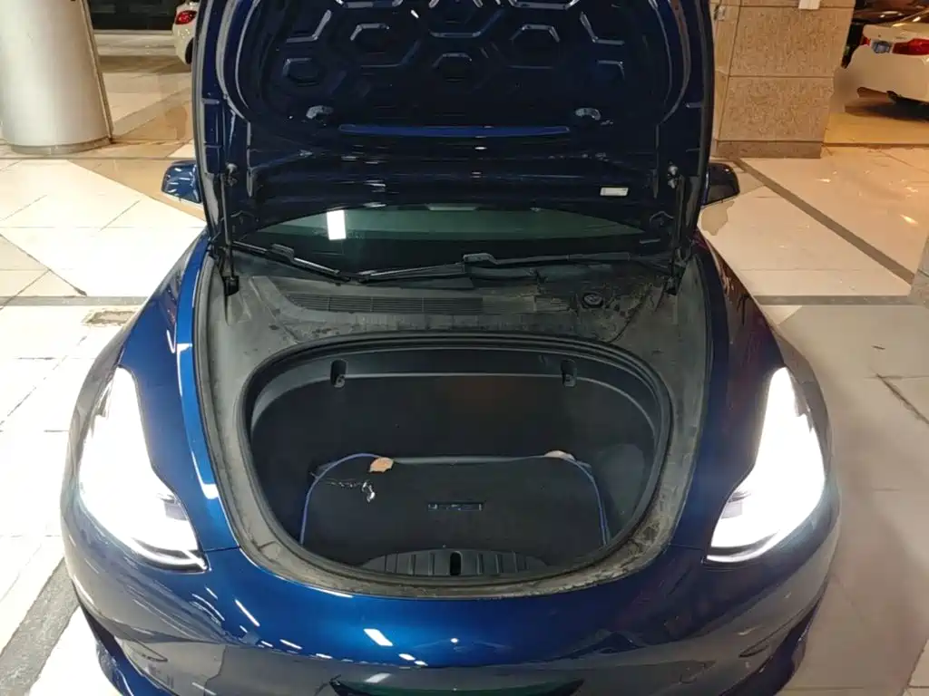 Tesla Model 3 — фото 20