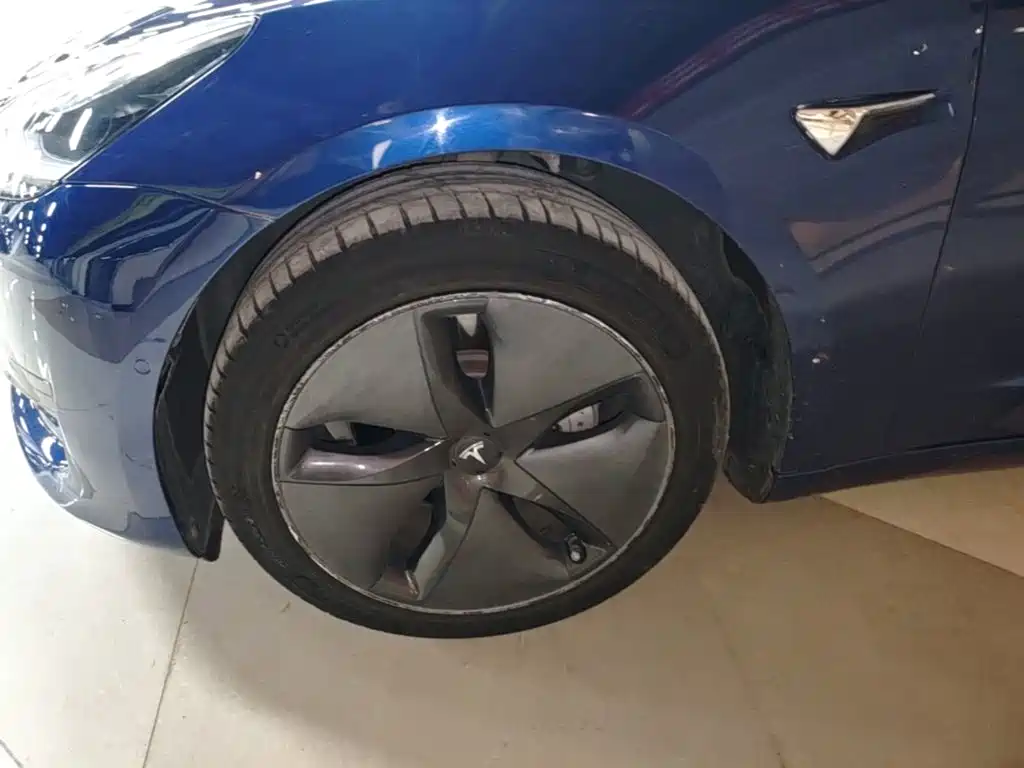 Tesla Model 3 — фото 23
