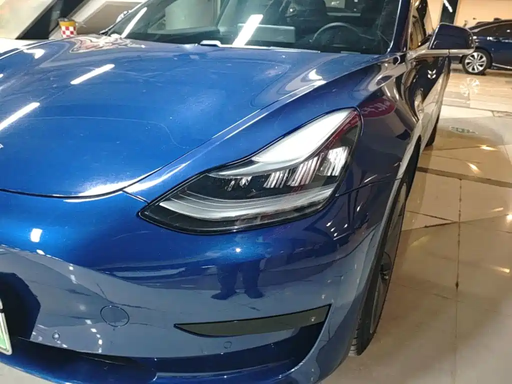 Tesla Model 3 — фото 24