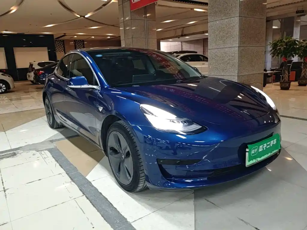 Tesla Model 3 — фото 4