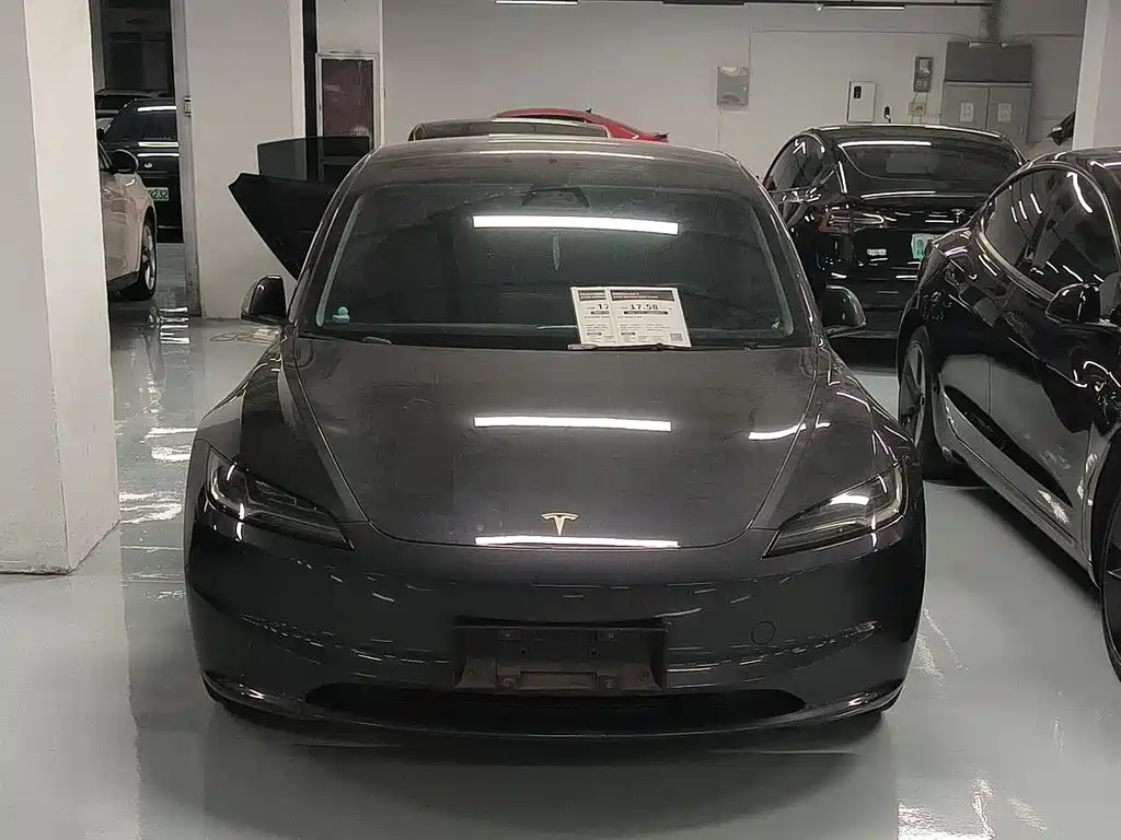 Tesla Model 3 — фото 15