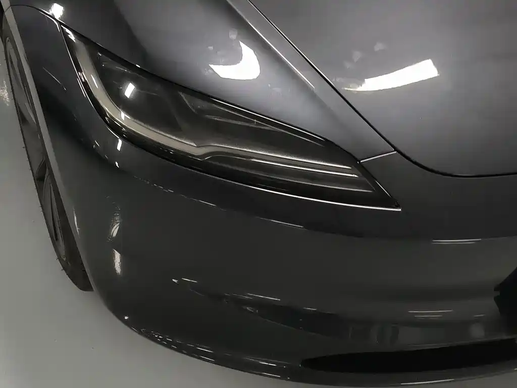 Tesla Model 3 — фото 18