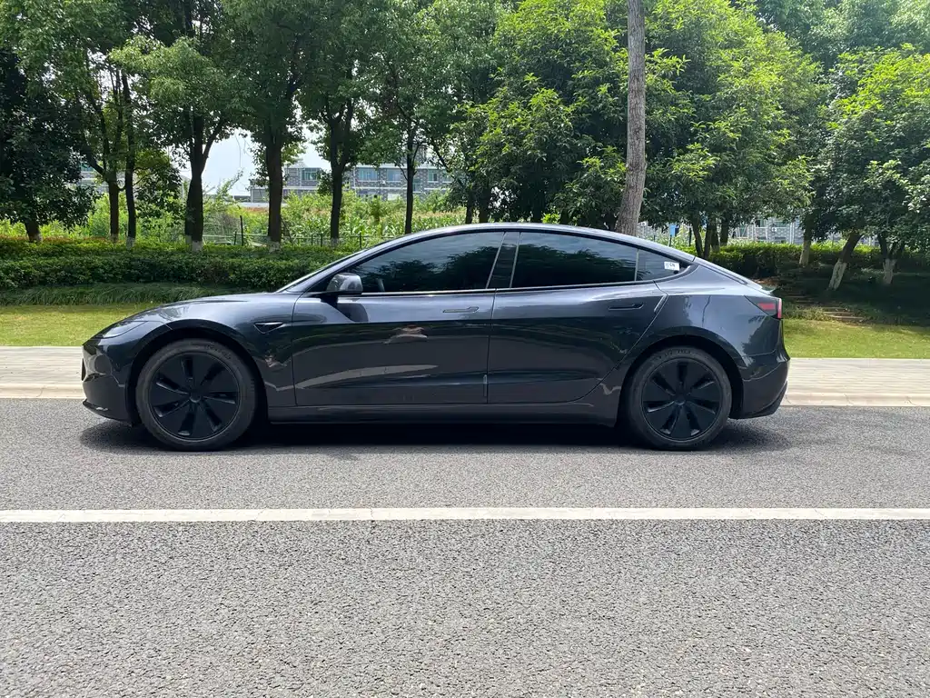 Tesla Model 3 — фото 3