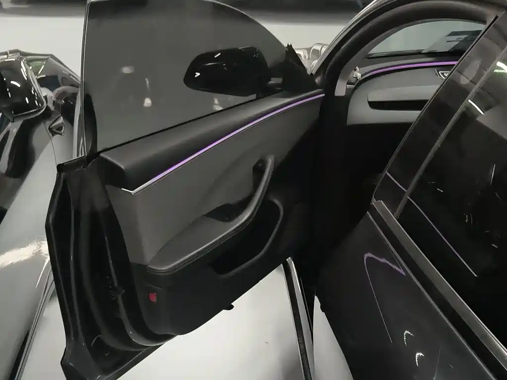 Tesla Model 3 — фото 21