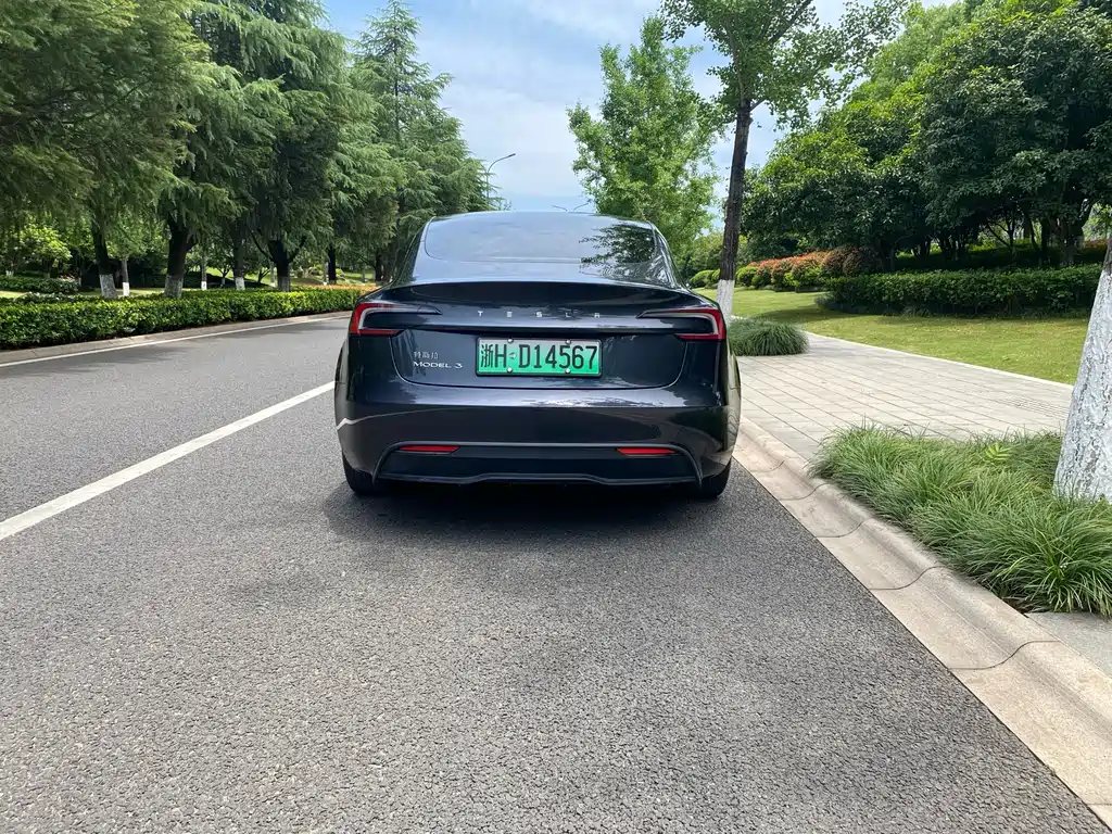 Tesla Model 3 — фото 5