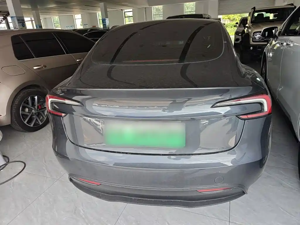 Tesla Model 3 — фото 6