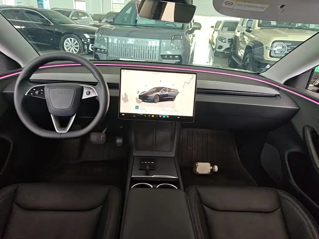 Tesla Model 3 — фото 10